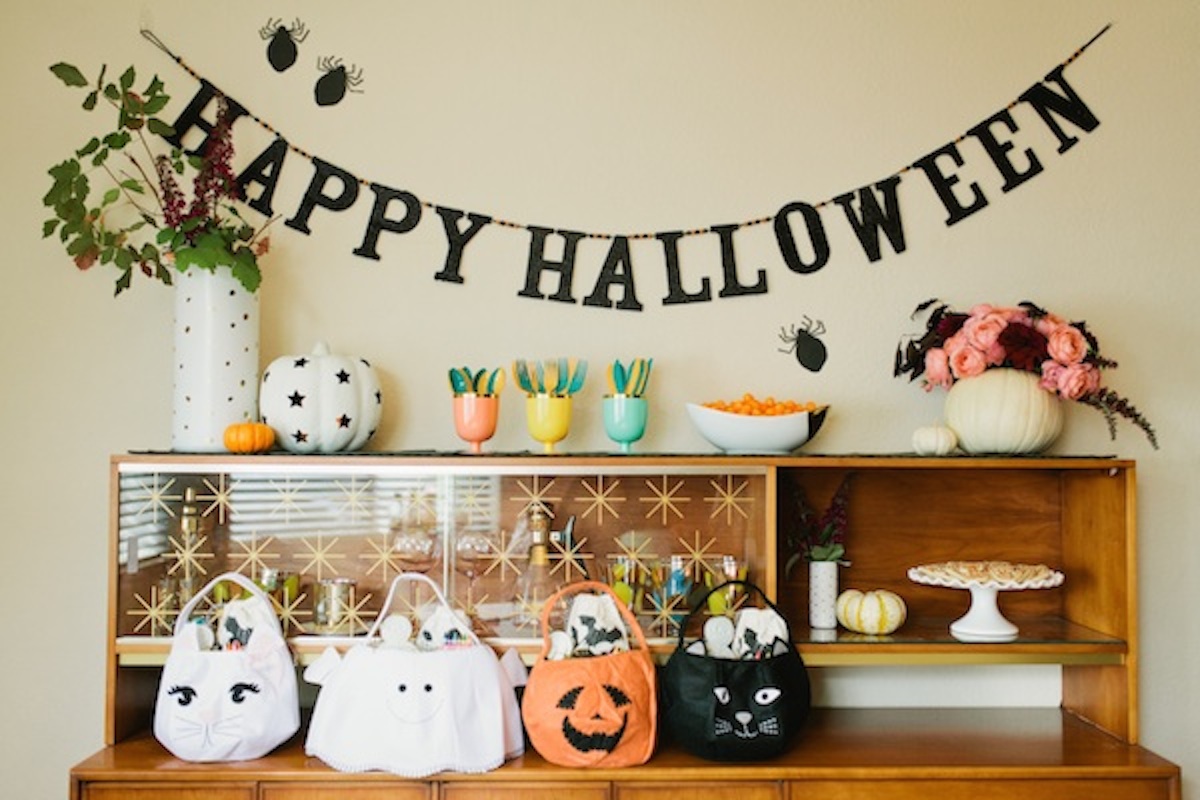 Pottery-Barn-Kids-Halloween-with-Glitter-Guide-1